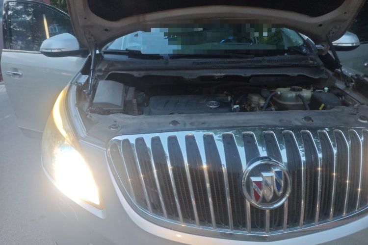 Used Buick GL8 2011 2.4L LT Luxury Business Executive Edition Engine Bay Right