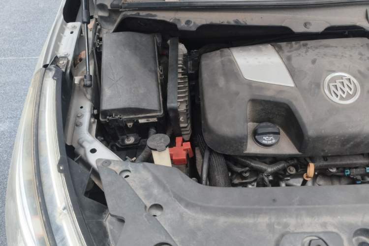 Used Buick GL8 2011 3.0L XT Luxury Business Flagship Edition Engine Bay Right