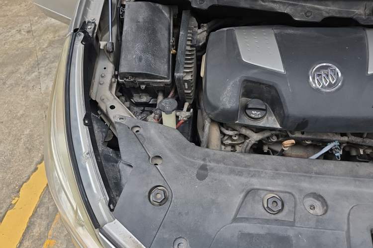 Used Buick GL8 2011 3.0L GT Luxury Business Haoya Edition Engine Bay Right