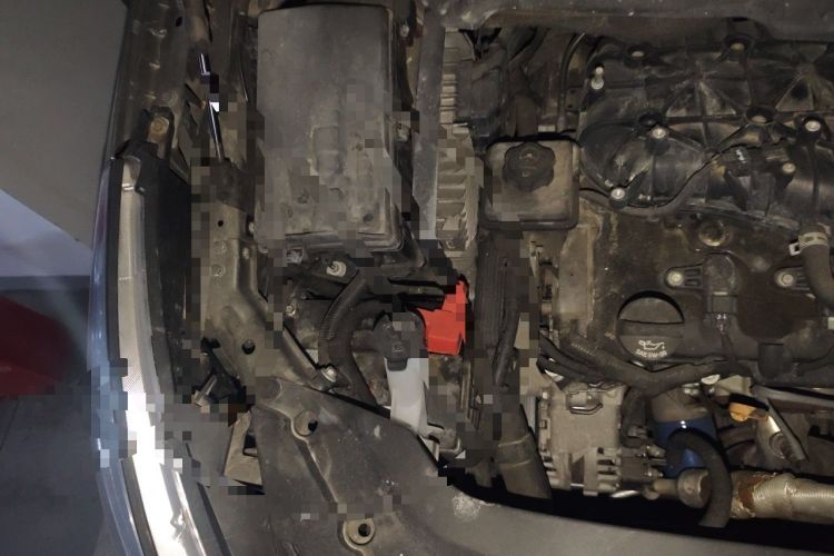 Used Buick GL8 2011 3.0L XT Luxury Business Flagship Edition Engine Bay Right