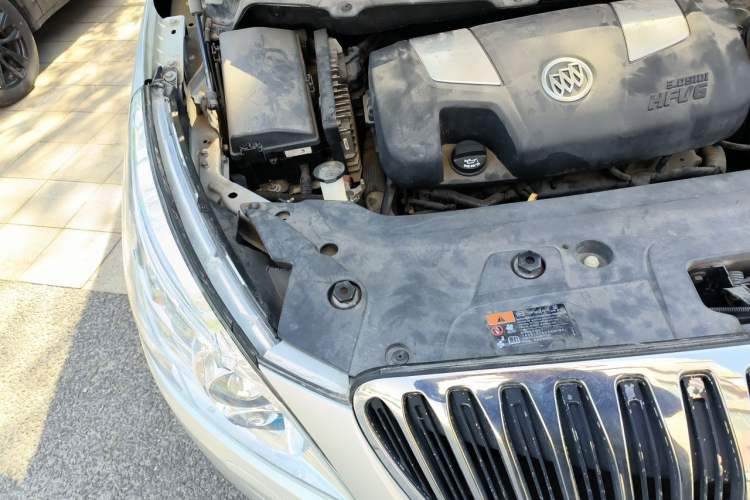 Used Buick GL8 2011 3.0L XT Luxury Business Flagship Edition Engine Bay Right
