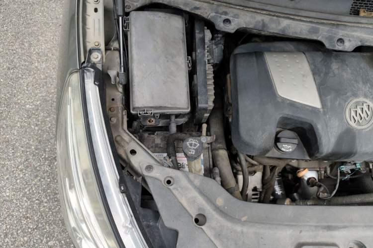 Used Buick GL8 2011 3.0L GT Luxury Business Haoya Edition Engine Bay Right
