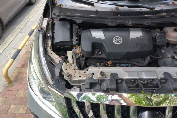 Used Buick GL8 2011 3.0L XT Luxury Business Flagship Edition Engine Bay Right