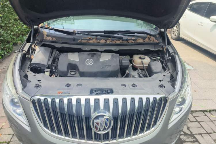 Used Buick GL8 2011 3.0L GT Luxury Business Haoya Edition Engine Bay