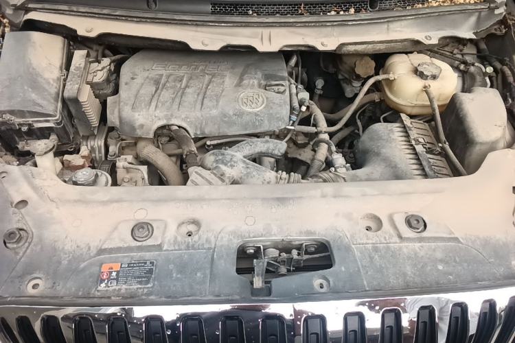 Used Buick GL8 2011 2.4L LT Luxury Business Executive Edition Engine Bay