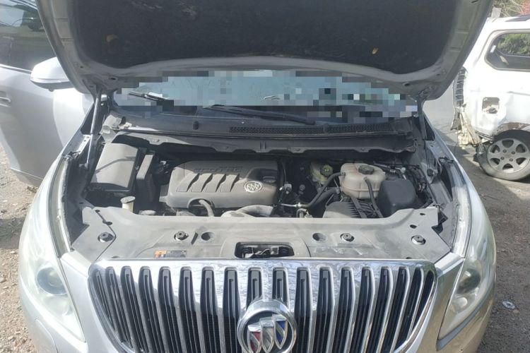 Used Buick GL8 2011 2.4L LT Luxury Business Executive Edition Engine Bay