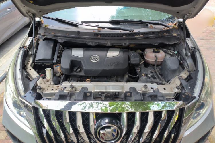 Used Buick GL8 2011 3.0L XT Luxury Business Flagship Edition Engine Bay