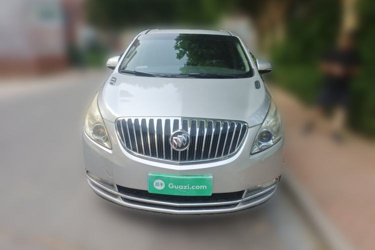 Used Buick GL8 2011 2.4L LT Luxury Business Executive Edition Front