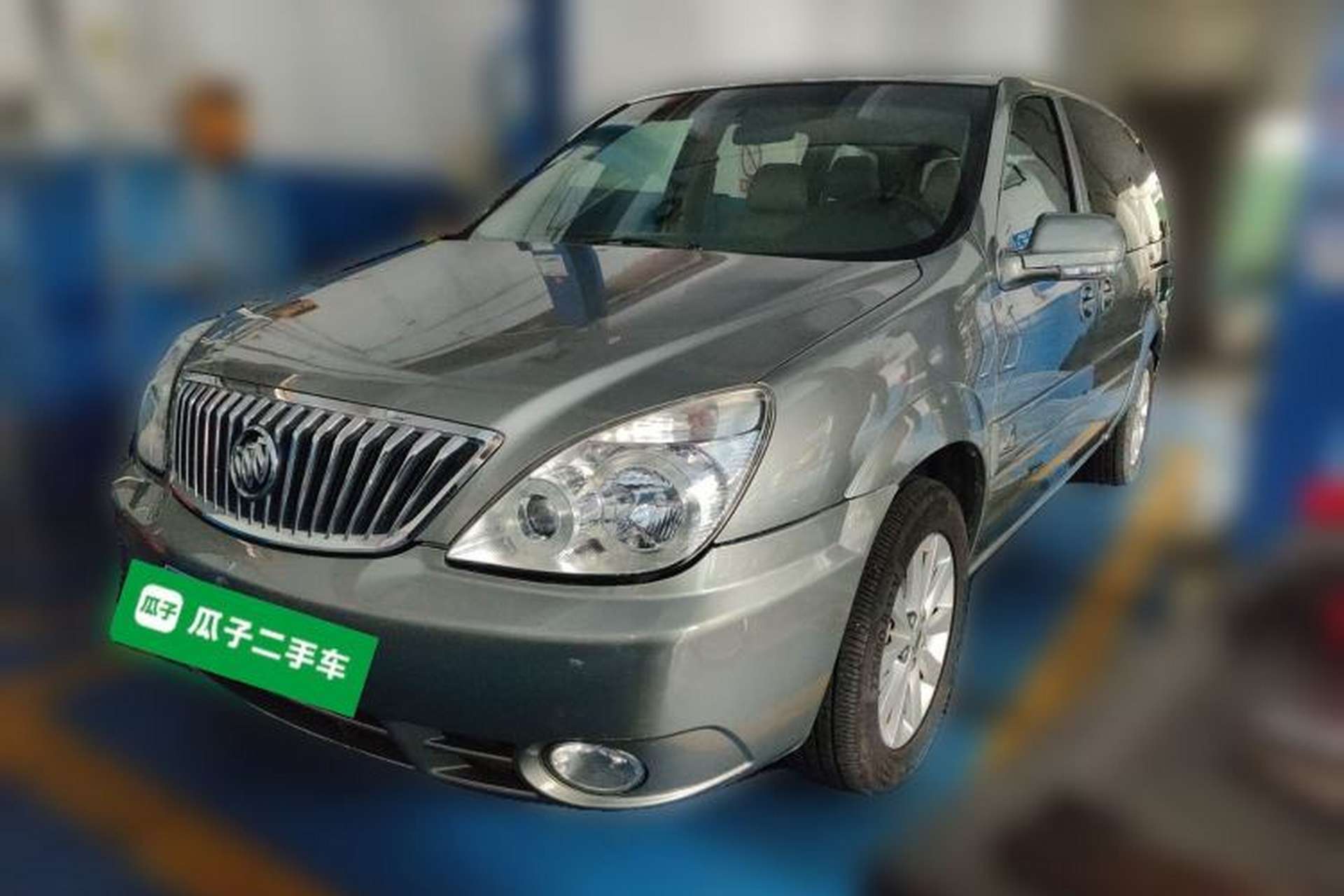 Used Buick GL8 2011 2.4L LT Executive Edition Front Left 45 Deg