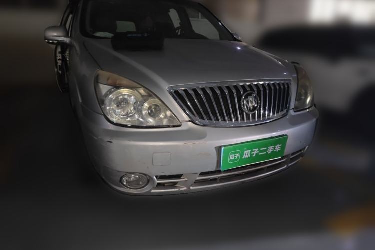 Used Buick GL8 2011 2.4L CT Comfort Edition Front Right 45 Deg
