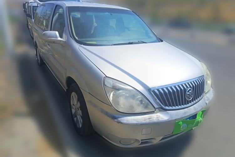 Used Buick GL8 2011 2.4L CT Comfort Edition Front Right 45 Deg