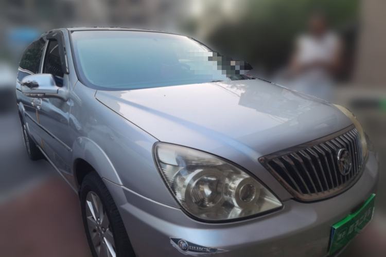 Used Buick GL8 2011 2.4L LT Executive Edition Front Right 45 Deg