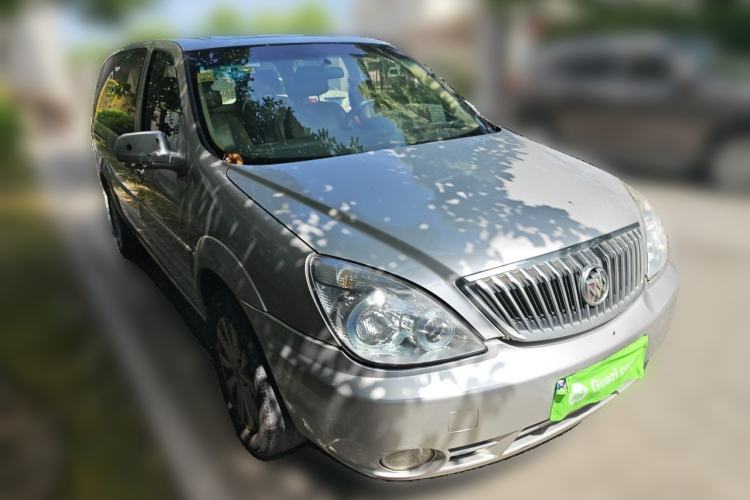 Used Buick GL8 2011 2.4L LT Executive Edition Front Right 45 Deg