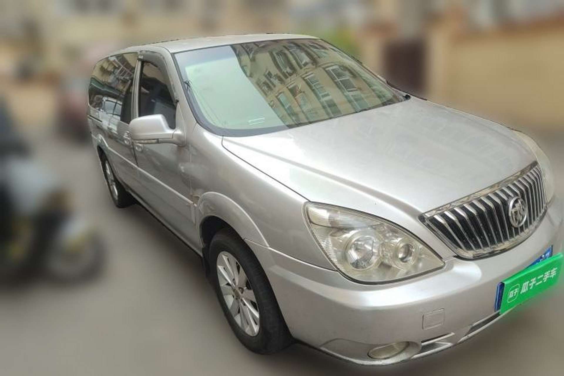 Used Buick GL8 2011 2.4L CT Comfort Edition Front Right 45 Deg