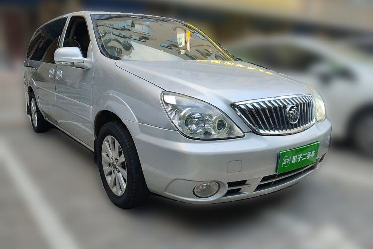 Used Buick GL8 2011 2.4L LT Executive Edition Front Right 45 Deg