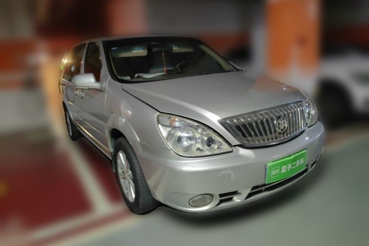 Used Buick GL8 2011 2.4L LT Executive Edition Front Right 45 Deg