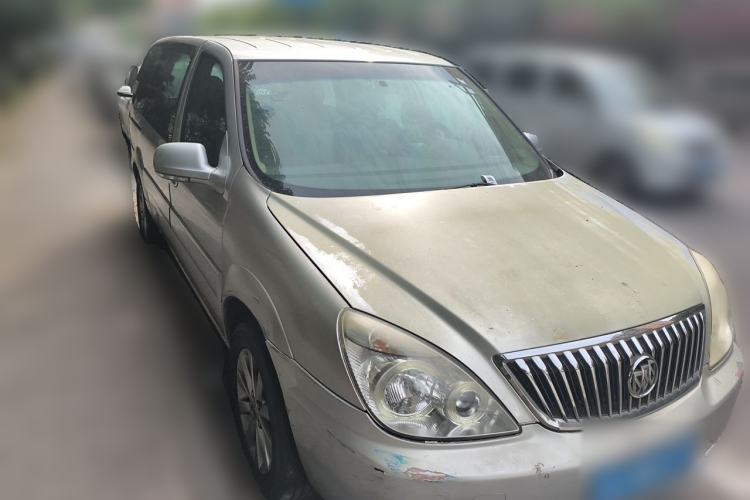 Used Buick GL8 2011 2.4L CT Comfort Edition Front Right 45 Deg
