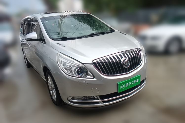 Used Buick GL8 2011 2.4L LT Luxury Business Executive Edition Front Right 45 Deg