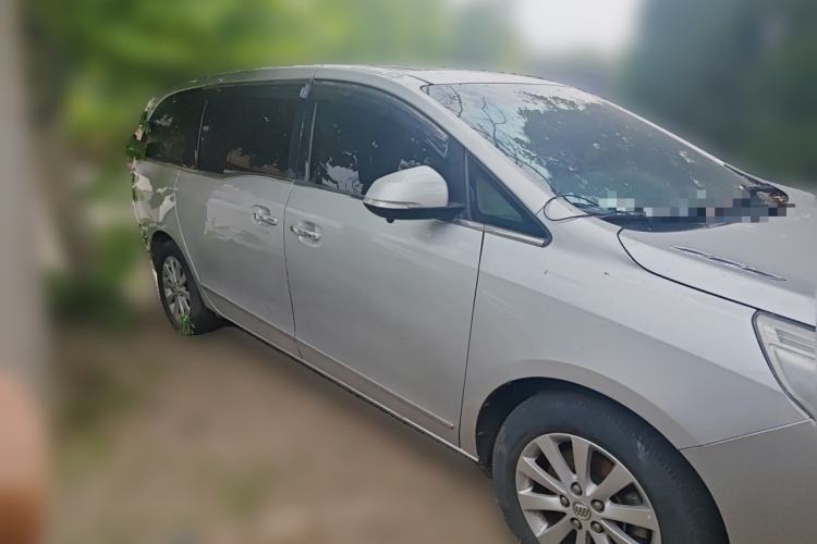 Used Buick GL8 2011 2.4L LT Luxury Business Executive Edition Front Right 45 Deg