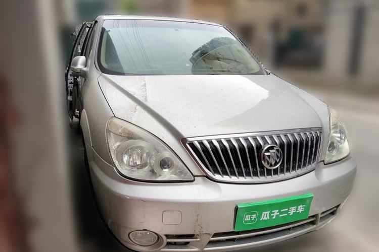 Used Buick GL8 2011 2.4L LT Executive Edition Front Right 45 Deg