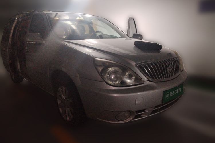 Used Buick GL8 2011 2.4L LT Executive Edition Front Right 45 Deg
