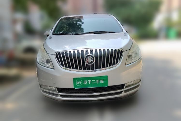 Used Buick GL8 2011 2.4L CT Luxury Business Comfort Edition Front