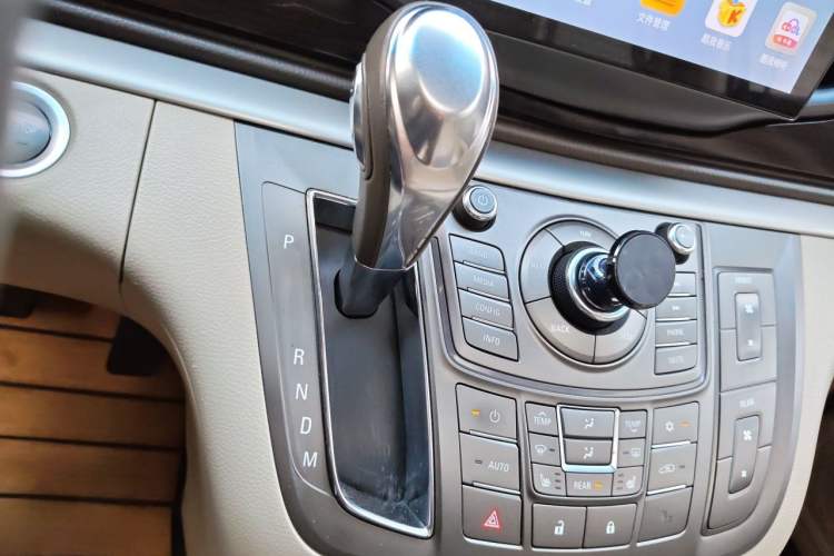 Used Buick GL8 2011 3.0L XT Luxury Business Flagship Edition Gear Lever
