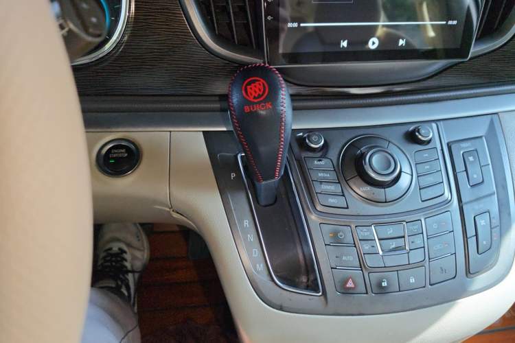 Used Buick GL8 2011 2.4L CT Luxury Business Comfort Edition Gear Lever