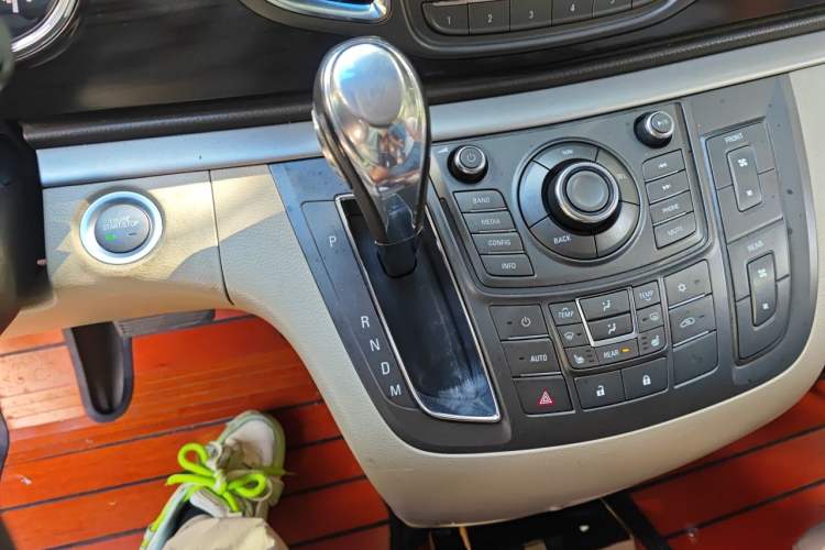 Used Buick GL8 2011 3.0L XT Luxury Business Flagship Edition Gear Lever