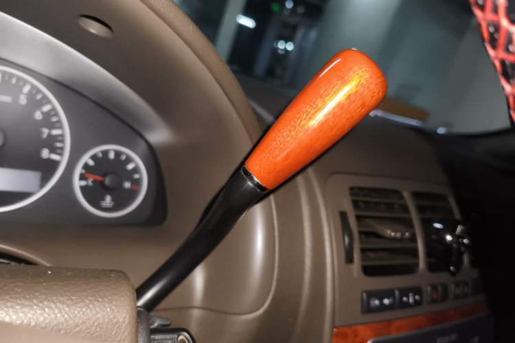 Used Buick GL8 2011 2.4L LT Executive Edition Gear Lever