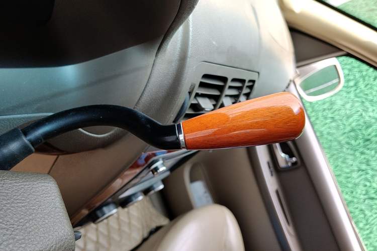 Used Buick GL8 2011 2.4L CT Comfort Edition Gear Lever