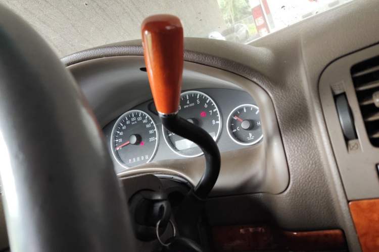 Used Buick GL8 2011 2.4L CT Comfort Edition Gear Lever