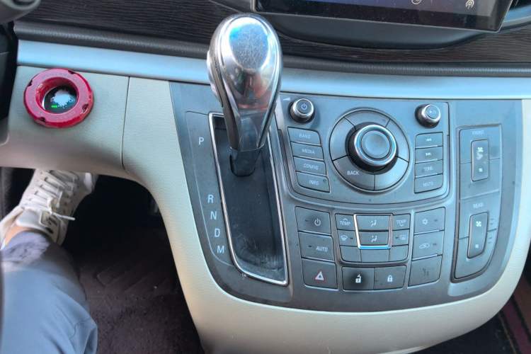 Used Buick GL8 2011 2.4L CT Comfort Edition Gear Lever