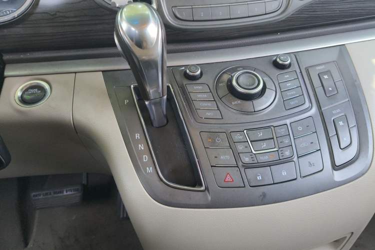 Used Buick GL8 2011 3.0L GT Luxury Business Haoya Edition Gear Lever