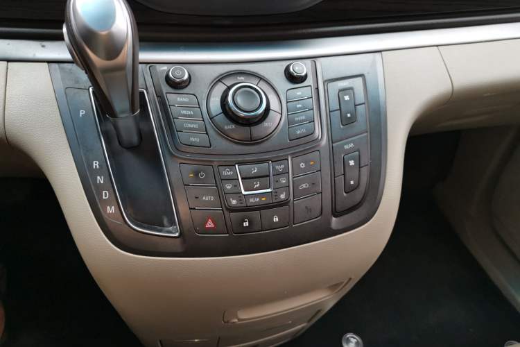 Used Buick GL8 2011 3.0L GT Luxury Business Haoya Edition Gear Lever
