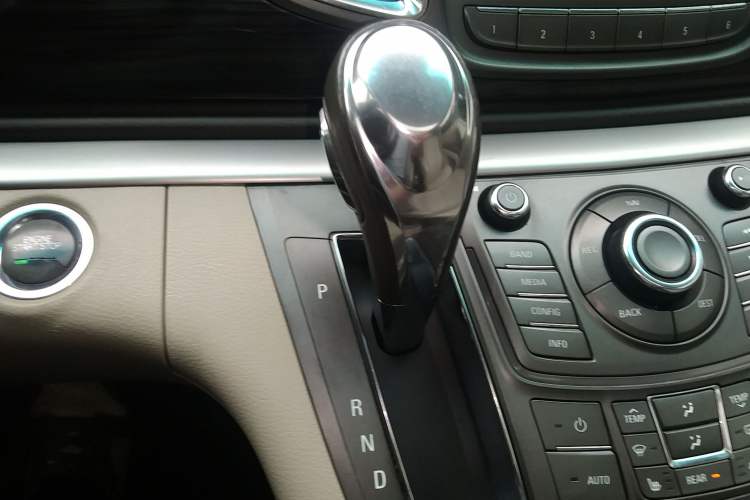 Used Buick GL8 2011 3.0L XT Luxury Business Flagship Edition Gear Lever