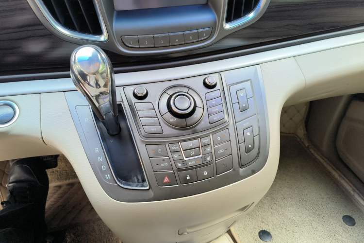 Used Buick GL8 2011 3.0L GT Luxury Business Haoya Edition Gear Lever