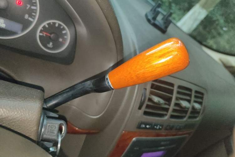 Used Buick GL8 2011 2.4L LT Executive Edition Gear Lever