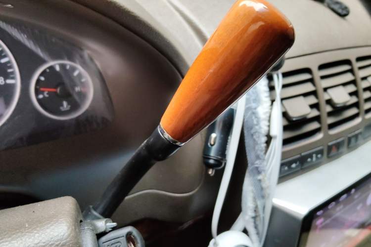 Used Buick GL8 2011 2.4L LT Executive Edition Gear Lever