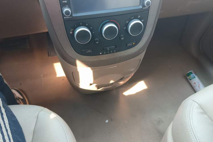 Used Buick GL8 2011 2.4L CT Comfort Edition Gear Lever