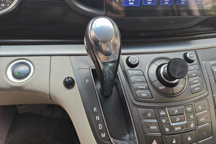 Used Buick GL8 2011 3.0L GT Luxury Business Haoya Edition Gear Lever