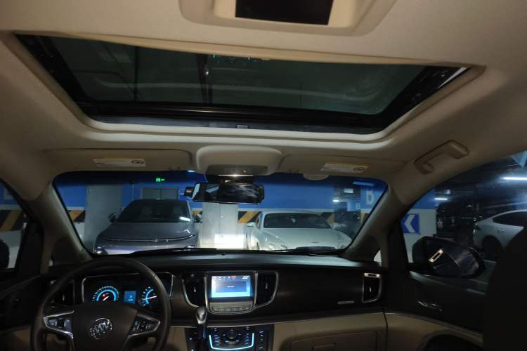 Used Buick GL8 2011 2.4L LT Luxury Business Executive Edition Headliner
