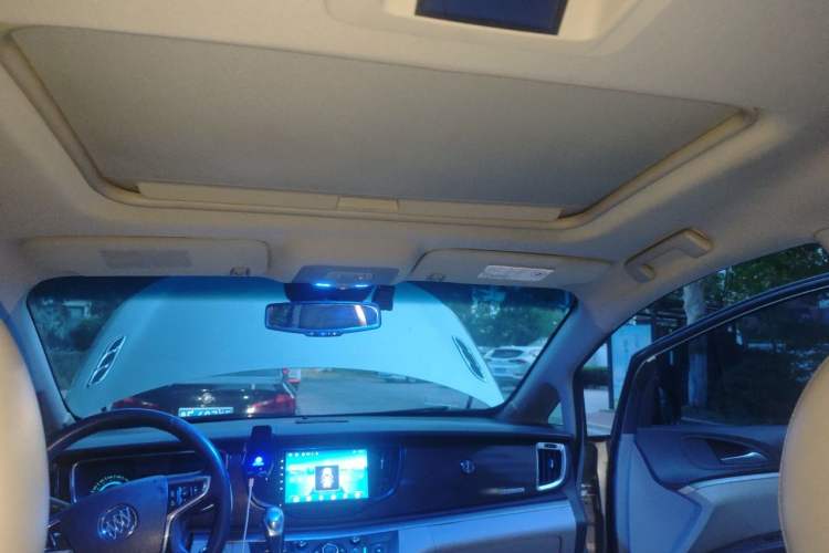 Used Buick GL8 2011 2.4L LT Luxury Business Executive Edition Headliner