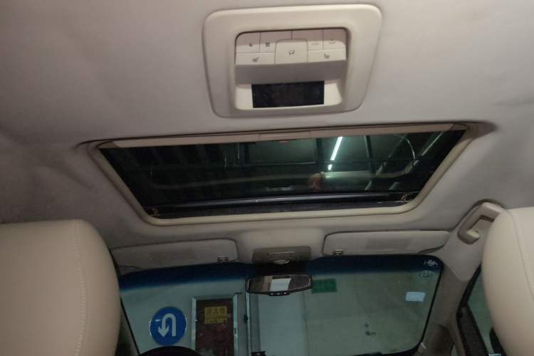 Used Buick GL8 2011 3.0L GT Luxury Business Haoya Edition Headliner
