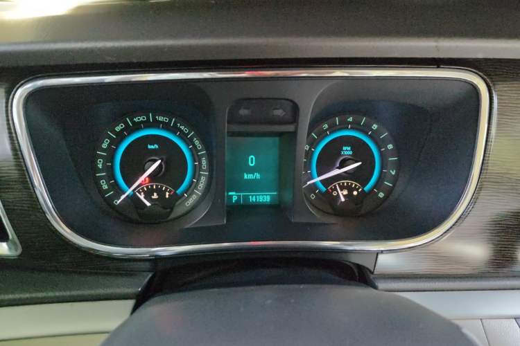 Used Buick GL8 2011 2.4L CT Luxury Business Comfort Edition Instrument Cluster