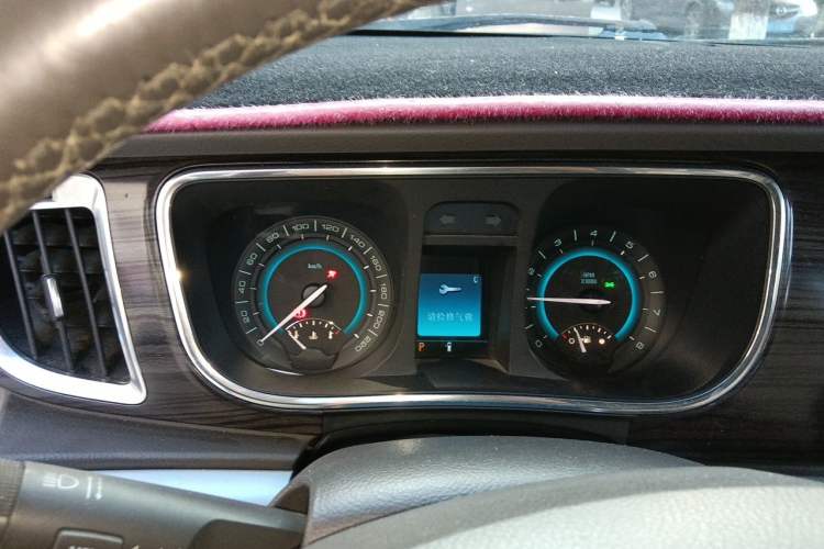 Used Buick GL8 2011 3.0L XT Luxury Business Flagship Edition Instrument Cluster