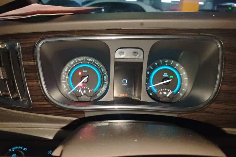 Used Buick GL8 2011 3.0L XT Luxury Business Flagship Edition Instrument Cluster