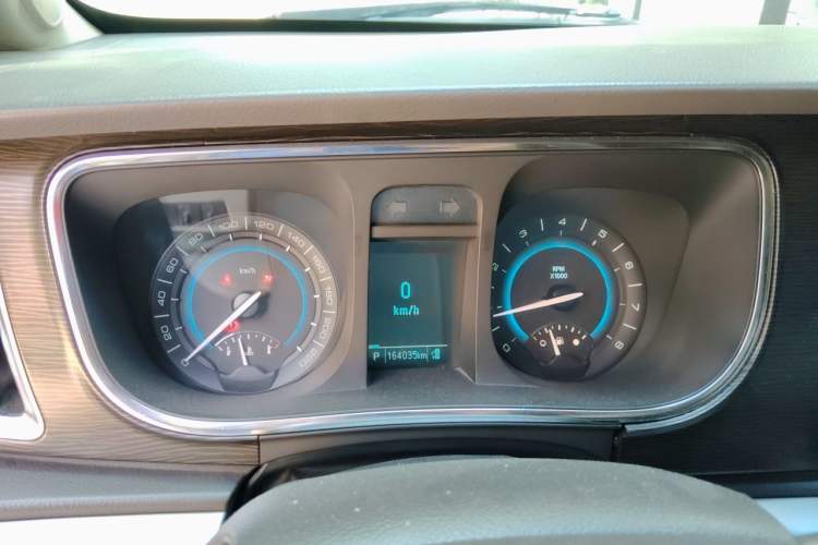 Used Buick GL8 2011 2.4L CT Luxury Business Comfort Edition Instrument Cluster