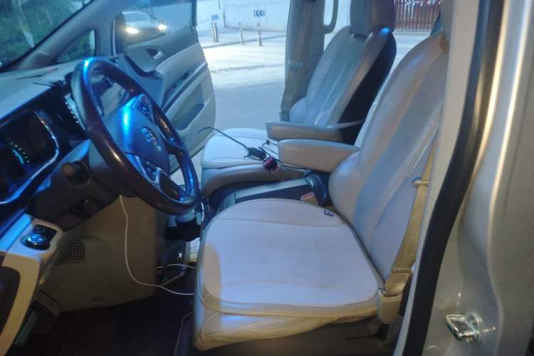 Used Buick GL8 2011 2.4L LT Luxury Business Executive Edition Left Front Seat