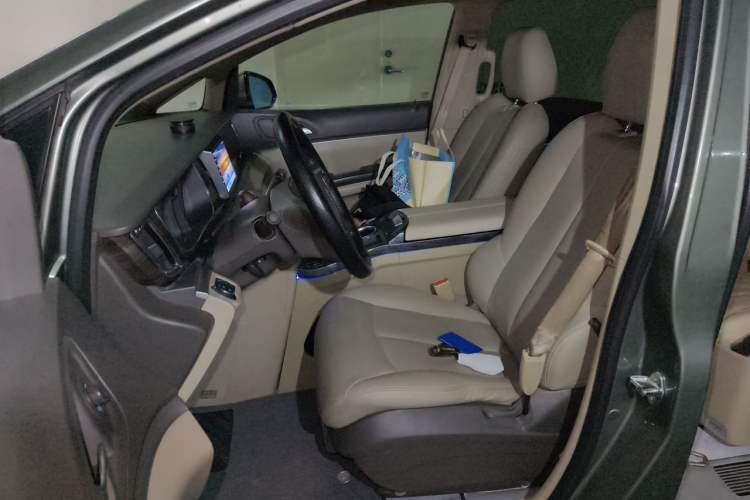 Used Buick GL8 2011 3.0L GT Luxury Business Haoya Edition Left Front Seat